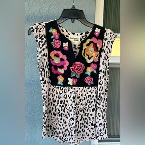 Savanna Jane Embroidered V-neck Animal Print Boho Peasant Popover Top Size M